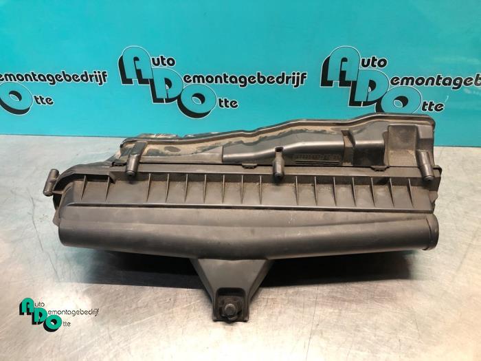 Gebrauchte Luftfiltergehäuse Peugeot 207/207+ (WA/WC/WM) 1.6 16V VTRi Preis € 15,00 Margenregelung angeboten von Autodemontagebedrijf Otte