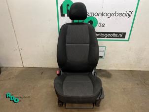 Usados Asiento izquierda Kia Picanto (TA) 1.0 12V Precio € 60,00 Norma de margen ofrecido por Autodemontagebedrijf Otte