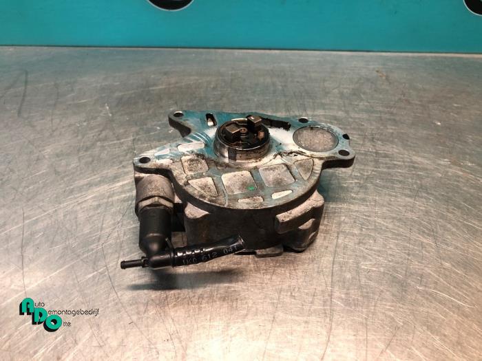 Used Mechanical fuel pump Volkswagen Golf VI (5K1) 2.0 TDI 16V Price € 40,00 Margin scheme offered by Autodemontagebedrijf Otte