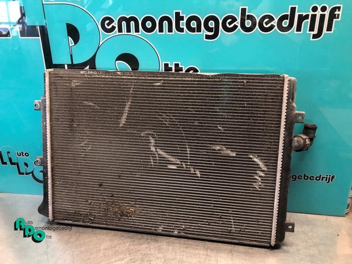 Usagé Radiateur Volkswagen Golf VI (5K1) 2.0 TDI 16V Prix € 25,00 Règlement à la marge proposé par Autodemontagebedrijf Otte