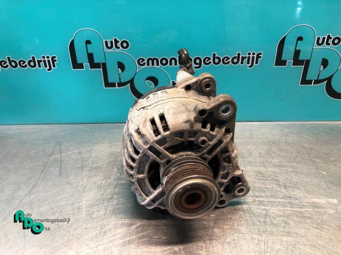 Usagé Alternateur Volkswagen Golf VI (5K1) 2.0 TDI 16V Prix € 25,00 Règlement à la marge proposé par Autodemontagebedrijf Otte