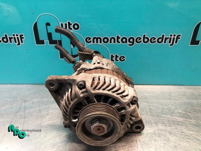 Usagé Dynamo Mitsubishi Colt (Z2/Z3) 1.1 12V Prix € 20,00 Règlement à la marge proposé par Autodemontagebedrijf Otte