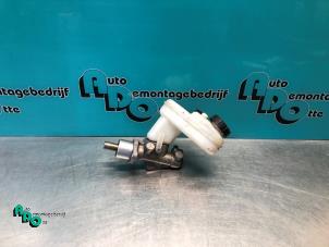 Usados Cilindro freno principal Renault Twingo II (CN) 1.2 16V Precio € 15,00 Norma de margen ofrecido por Autodemontagebedrijf Otte