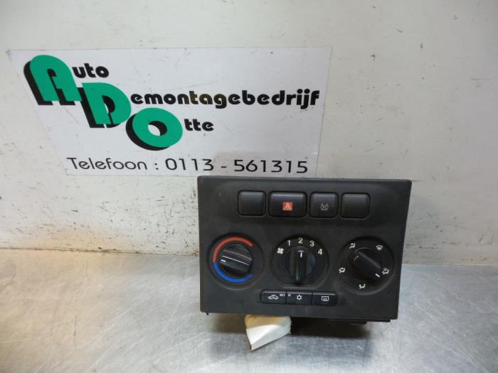 Heater control panel from a Opel Zafira (F75) 1.8 16V 2000