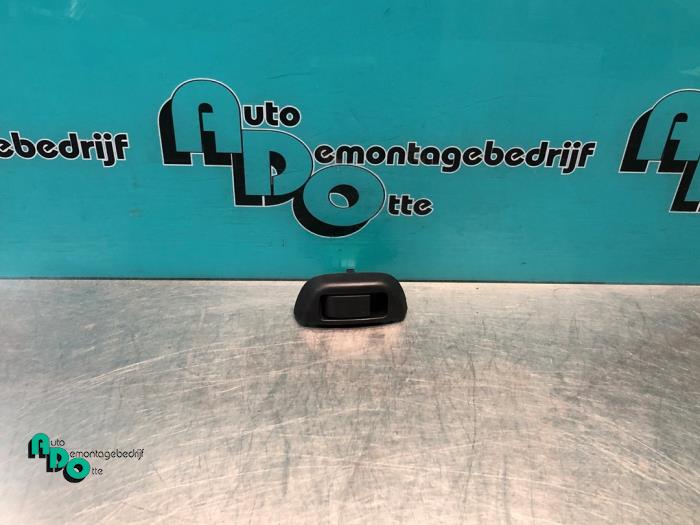 Usados Interruptor de ventanilla eléctrica Citroen C1 1.0 12V Precio € 10,00 Norma de margen ofrecido por Autodemontagebedrijf Otte