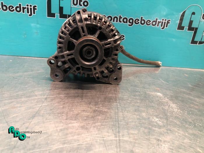 Begagnade Dynamo Volkswagen Golf V (1K1) 1.4 FSI 16V Pris € 25,00 Marginaltabell erbjuds av Autodemontagebedrijf Otte
