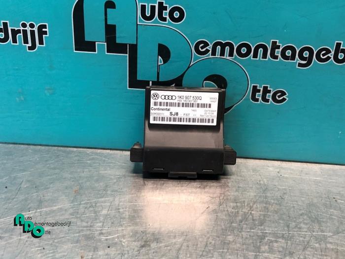 Używane Modul Comfort Volkswagen Golf VI (5K1) 2.0 TDI 16V Cena € 35,00 Procedura marży oferowane przez Autodemontagebedrijf Otte