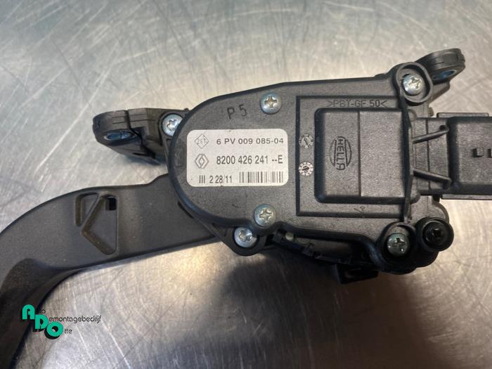 Gaspedalposition Sensor van een Renault Twingo II (CN) 1.2 16V 2011