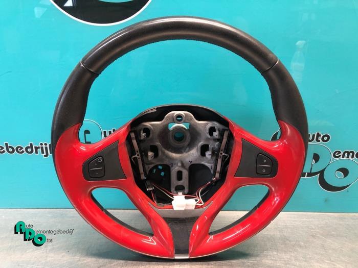 Begagnade Ratt Renault Clio IV (5R) 0.9 Energy TCE 90 12V Pris € 40,00 Marginaltabell erbjuds av Autodemontagebedrijf Otte