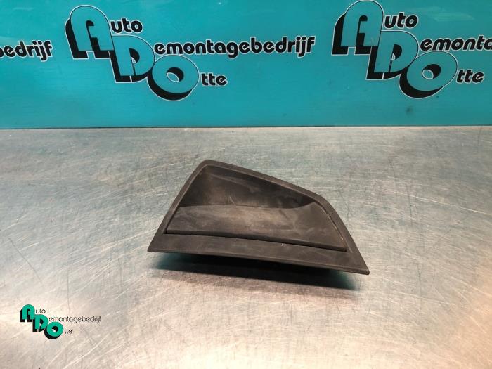 Begagnade Dörrhandtag, 4-dörrars, vänster bak Alfa Romeo Giulietta (940) 1.4 TB 16V MultiAir Pris € 10,00 Marginaltabell erbjuds av Autodemontagebedrijf Otte