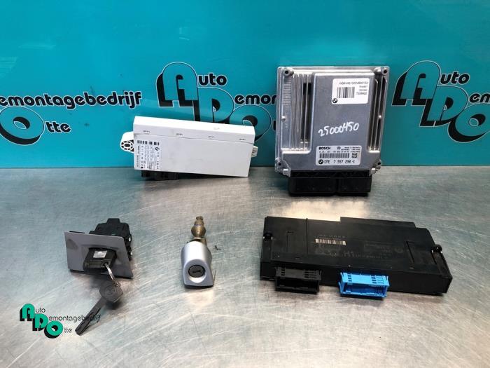 Used Ignition lock + computer BMW 3 serie (E90) 318i 16V Price € 125,00 Margin scheme offered by Autodemontagebedrijf Otte