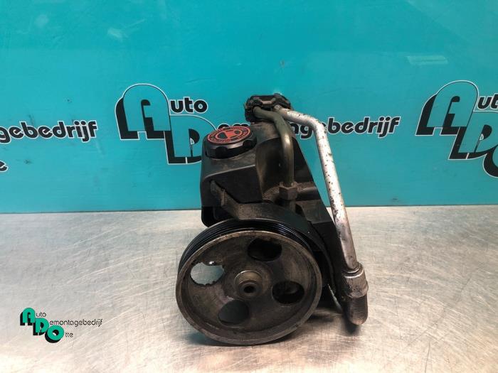Usagé Pompe de direction Peugeot 206 (2A/C/H/J/S) 1.4 XR,XS,XT,Gentry Prix € 25,00 Règlement à la marge proposé par Autodemontagebedrijf Otte