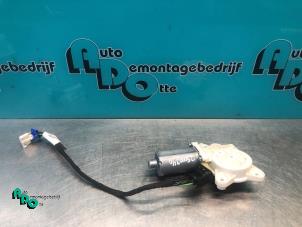 Usados Motor de ventanilla de puerta Mercedes SLK (R171) 3.5 350 V6 24V Precio € 30,00 Norma de margen ofrecido por Autodemontagebedrijf Otte