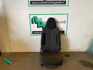 Begagnade Säte, vänster Toyota Aygo (B10) 1.0 12V VVT-i Pris € 100,00 Marginaltabell erbjuds av Autodemontagebedrijf Otte