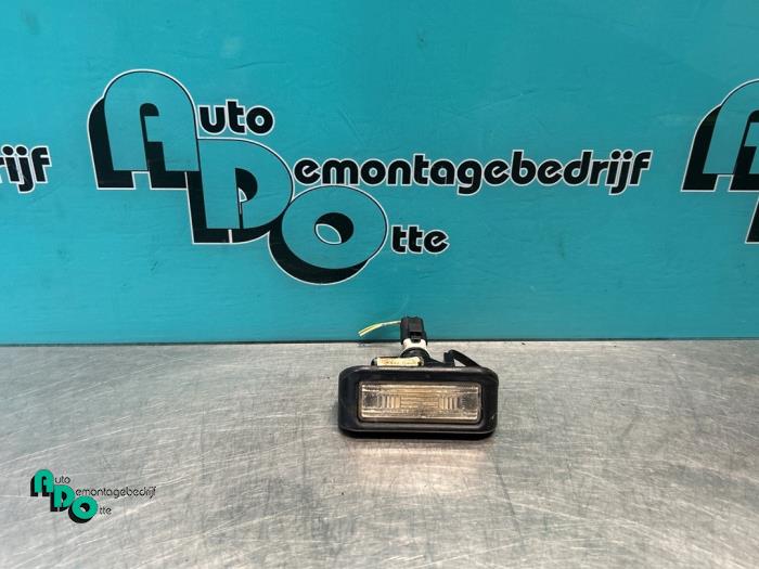 Begagnade Nummerskyltbelysning Citroen Jumpy (G9) 1.6 HDI 16V Pris € 10,00 Marginaltabell erbjuds av Autodemontagebedrijf Otte