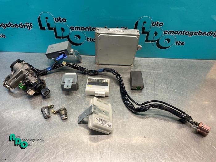 Used Ignition lock + computer Honda HR-V (GH) 1.6 16V 4x2 Price € 175,00 Margin scheme offered by Autodemontagebedrijf Otte
