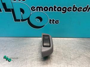 Gebrauchte Elektrisches Fenster Schalter Toyota Aygo (B10) 1.0 12V VVT-i Preis € 10,00 Margenregelung angeboten von Autodemontagebedrijf Otte