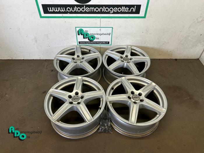 Set of wheels - Alloy DEZENT - Autodemontagebedrijf Otte