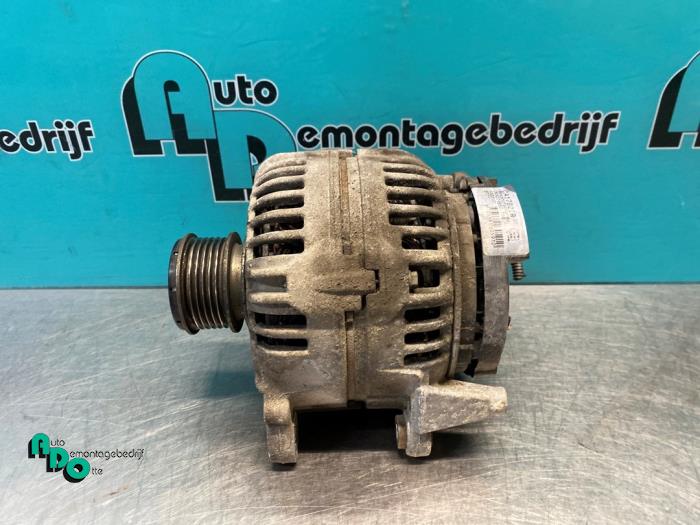 Begagnade Dynamo Volkswagen Caddy III (2KA,2KH,2CA,2CH) 2.0 SDI Pris € 40,00 Marginaltabell erbjuds av Autodemontagebedrijf Otte
