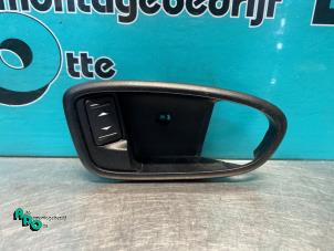 Begagnade Brytare, eldrivna fönster Ford Mondeo IV Wagon 1.8 TDCi 125 16V Pris € 10,00 Marginaltabell erbjuds av Autodemontagebedrijf Otte