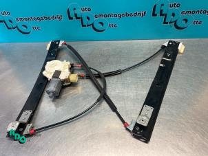 Begagnade Fönstermekanism, 4-dörrars, höger fram Ford Mondeo IV Wagon 1.8 TDCi 125 16V Pris € 15,00 Marginaltabell erbjuds av Autodemontagebedrijf Otte