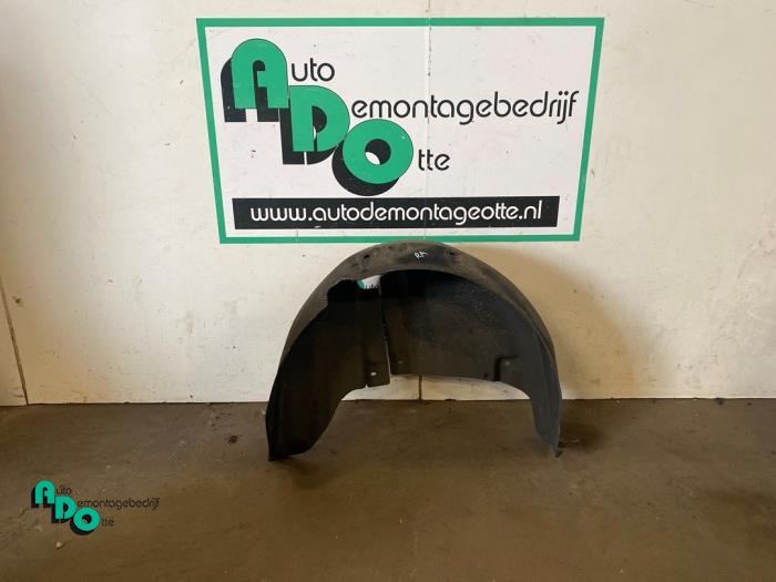 Używane Nadkole Volkswagen Polo V (6R) 1.2 TDI 12V BlueMotion Cena € 15,00 Procedura marży oferowane przez Autodemontagebedrijf Otte