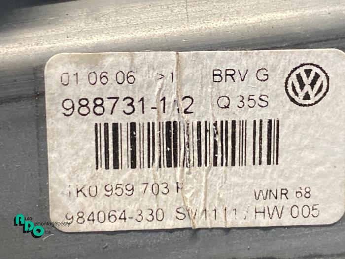 Fönstermekanism för bakre dörr, 4-dörrars, vänster från en Volkswagen Passat Variant (3C5) 3.2 FSI V6 32V 2006