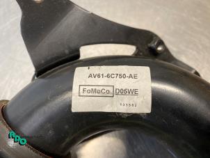 Intercooler Rohr van een Volvo V40 (MV) 1.6 D2 2013