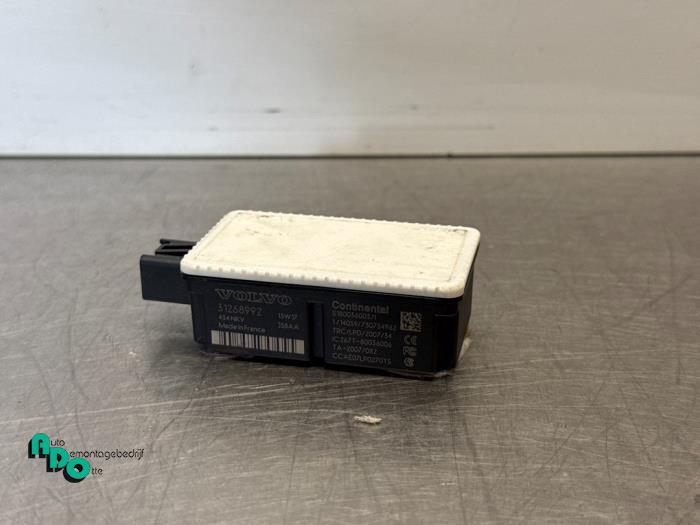 Używane Modul keyless vehicle Volvo V40 (MV) 1.6 D2 Cena € 15,00 Procedura marży oferowane przez Autodemontagebedrijf Otte