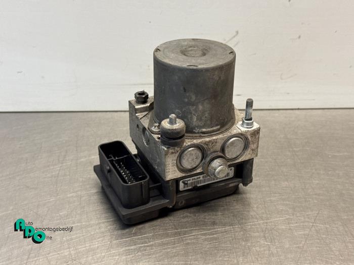 Usagé Pompe ABS Fiat Scudo (270) 1.6 D Multijet Prix € 15,00 Règlement à la marge proposé par Autodemontagebedrijf Otte