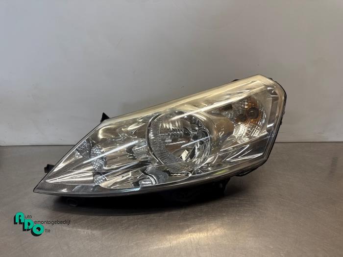 Używane Reflektor lewy Fiat Scudo (270) 1.6 D Multijet Cena € 45,00 Procedura marży oferowane przez Autodemontagebedrijf Otte