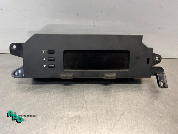 Begagnade Innerdisplay Hyundai i20 1.2i 16V Pris € 10,00 Marginaltabell erbjuds av Autodemontagebedrijf Otte