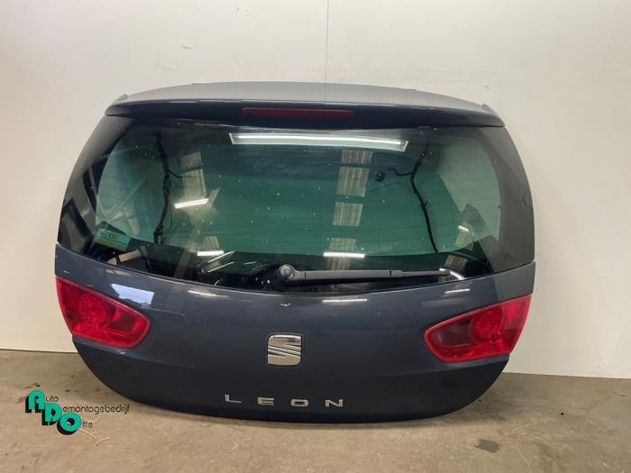 Używane Tylna klapa Seat Leon (1P1) 1.4 TSI 16V Cena € 95,00 Procedura marży oferowane przez Autodemontagebedrijf Otte