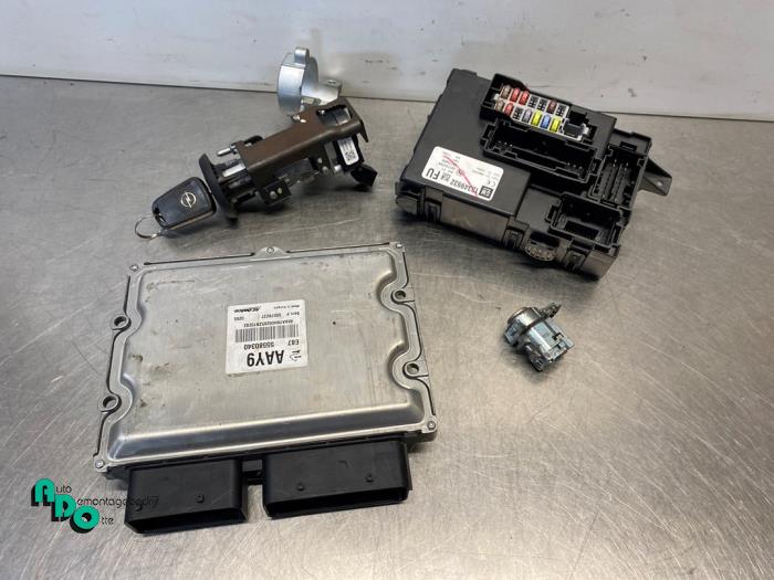Used Ignition lock + computer Opel Meriva (B) 1.7 CDTI 16V Price € 245,00 Margin scheme offered by Autodemontagebedrijf Otte