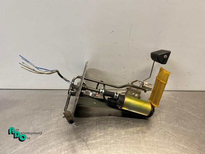 Usagé Pompe carburant électrique Toyota Starlet (EP9) 1.3,XLi,GLi 16V Prix € 10,00 Règlement à la marge proposé par Autodemontagebedrijf Otte