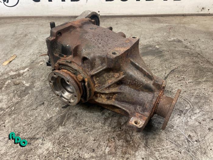 Gebrauchte Differential hinten BMW 3 serie Compact (E36/5) 316i Preis € 250,00 Margenregelung angeboten von Autodemontagebedrijf Otte