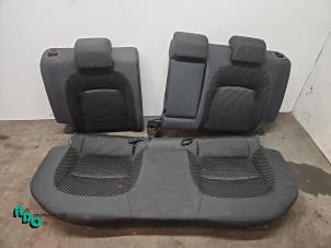 Banquette arrière Navara (D40M) (01/05/2005 - 01/11/2010) 2.5 dCi 16V DPF Pickup double cabine 4WD 171 cv