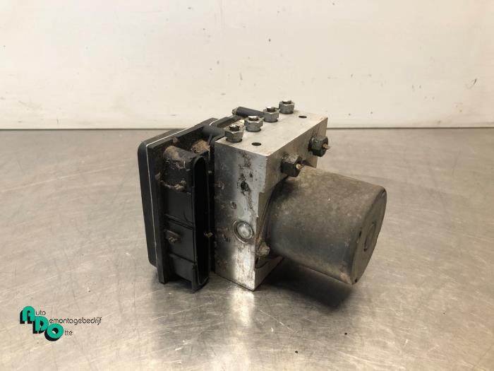 Gebrauchte ABS Pumpe Mercedes B (W245) 2.0 B-200 16V Preis € 15,00 Margenregelung angeboten von Autodemontagebedrijf Otte