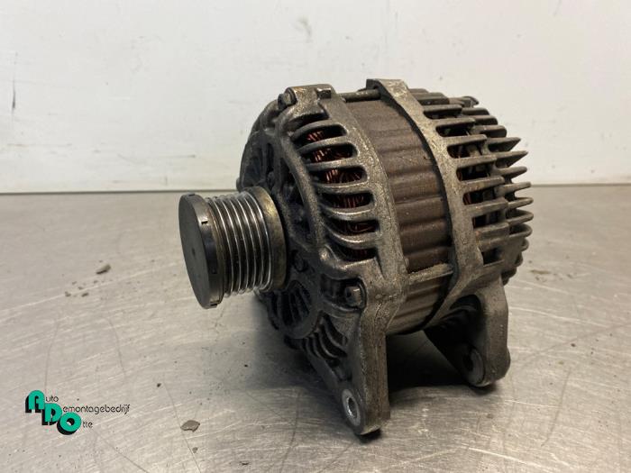 Begagnade Dynamo Nissan Qashqai (J10) 2.0 16V 4x4 Pris € 35,00 Marginaltabell erbjuds av Autodemontagebedrijf Otte