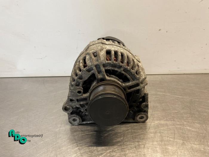Begagnade Dynamo Volkswagen Caddy III (2KA,2KH,2CA,2CH) 2.0 SDI Pris € 35,00 Marginaltabell erbjuds av Autodemontagebedrijf Otte