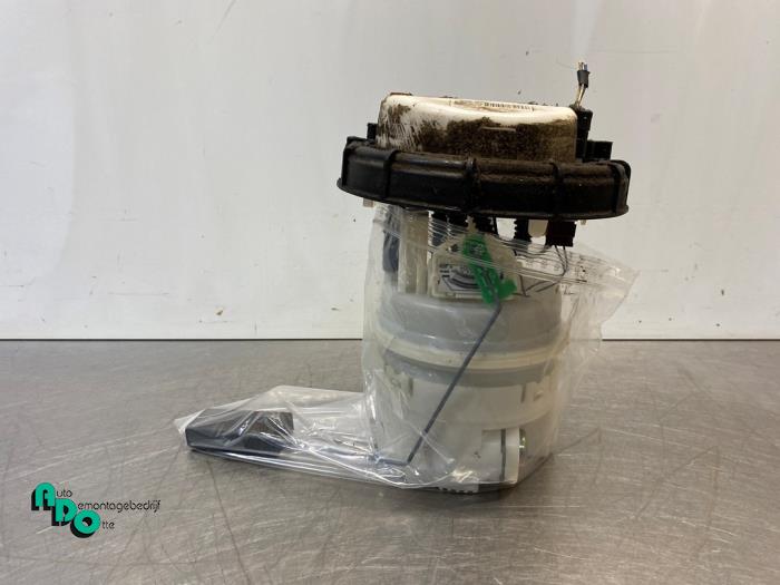 Usagé Pompe à carburant Peugeot 307 CC (3B) 2.0 16V Prix € 15,00 Règlement à la marge proposé par Autodemontagebedrijf Otte