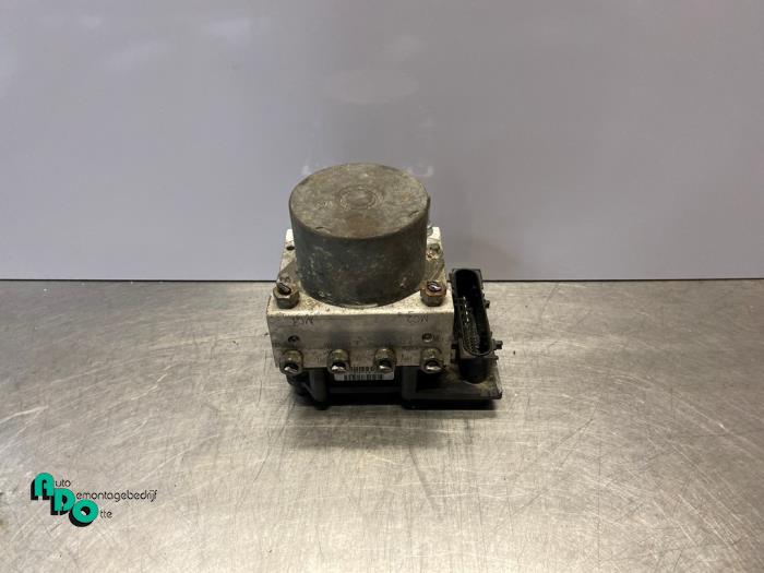 Begagnade ABS-pump Mitsubishi Colt (Z2/Z3) 1.3 16V Pris € 40,00 Marginaltabell erbjuds av Autodemontagebedrijf Otte