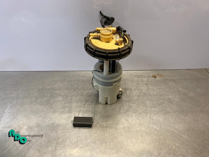 Usagé Pompe carburant électrique Mitsubishi Colt (Z2/Z3) 1.3 16V Prix € 25,00 Règlement à la marge proposé par Autodemontagebedrijf Otte