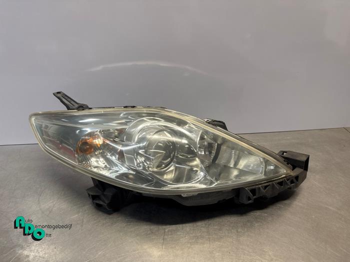 Używane Reflektor prawy Mazda 5 (CR19) 1.8i 16V Cena € 35,00 Procedura marży oferowane przez Autodemontagebedrijf Otte