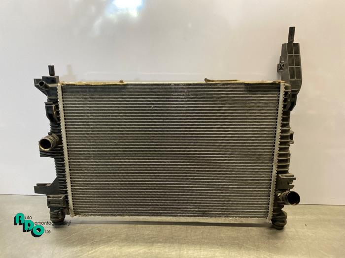 Gebrauchte Kühler Ford Focus 3 Wagon 1.0 Ti-VCT EcoBoost 12V 125 Preis € 30,00 Margenregelung angeboten von Autodemontagebedrijf Otte