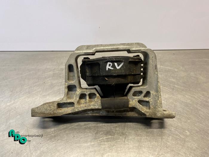 Usagé Support moteur Ford Focus 3 Wagon 1.0 Ti-VCT EcoBoost 12V 125 Prix € 20,00 Règlement à la marge proposé par Autodemontagebedrijf Otte
