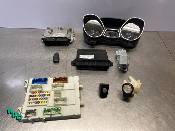Used Ignition lock + computer Ford Focus 3 Wagon 1.0 Ti-VCT EcoBoost 12V 125 Price € 150,00 Margin scheme offered by Autodemontagebedrijf Otte