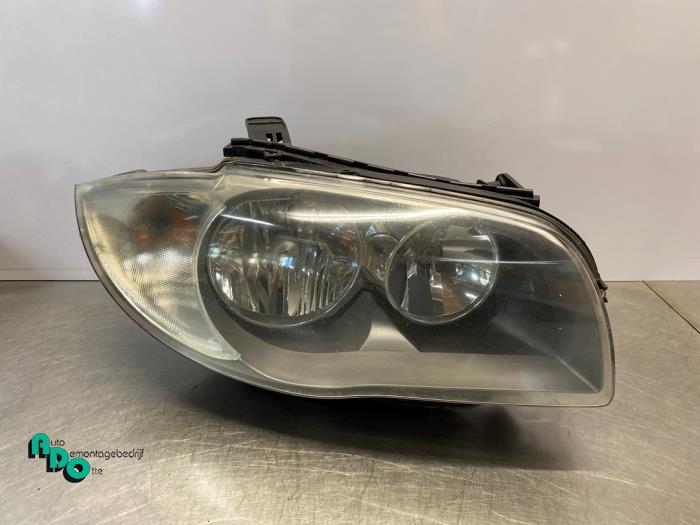 Używane Reflektor prawy BMW 1 serie (E87/87N) 118i 16V Cena € 80,00 Procedura marży oferowane przez Autodemontagebedrijf Otte