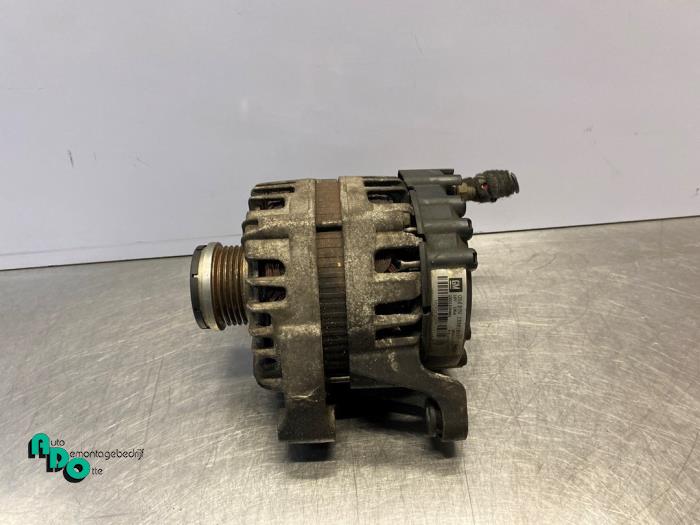 Begagnade Dynamo Opel Astra J (PC6/PD6/PE6/PF6) 1.4 Turbo 16V Pris € 50,00 Marginaltabell erbjuds av Autodemontagebedrijf Otte
