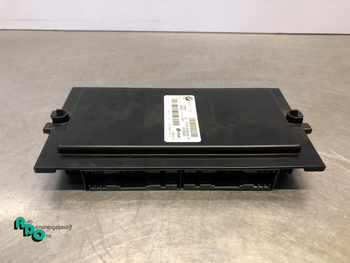 Usagé Ordinateur éclairage BMW 3 serie (E90) 318i 16V Prix € 75,00 Règlement à la marge proposé par Autodemontagebedrijf Otte